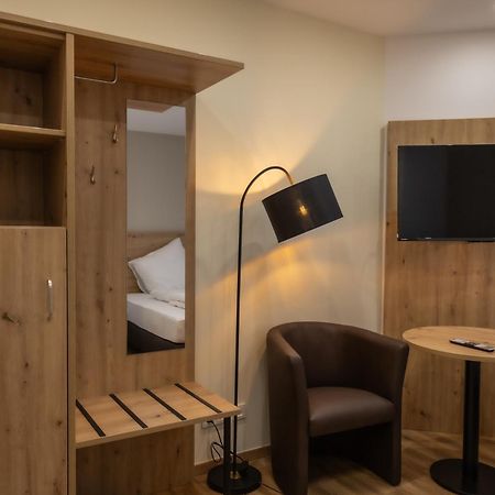 Hln Apartments Am Bahnhof Saarbrücken Eksteriør bilde