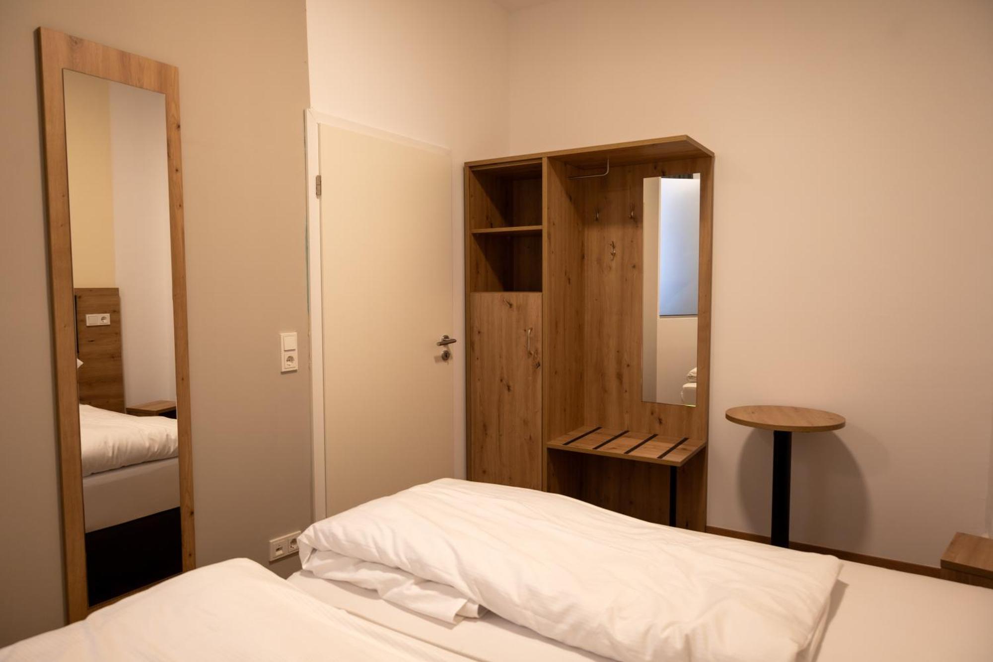 Hln Apartments Am Bahnhof Saarbrücken Eksteriør bilde