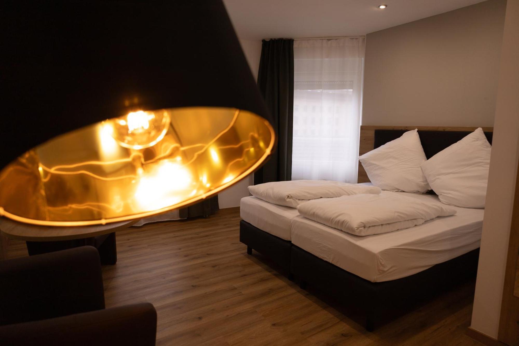 Hln Apartments Am Bahnhof Saarbrücken Eksteriør bilde